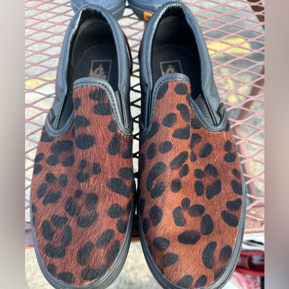Men’s Vans Classic Slip-On Calf Hair Dark Leopard Black Size 9.5